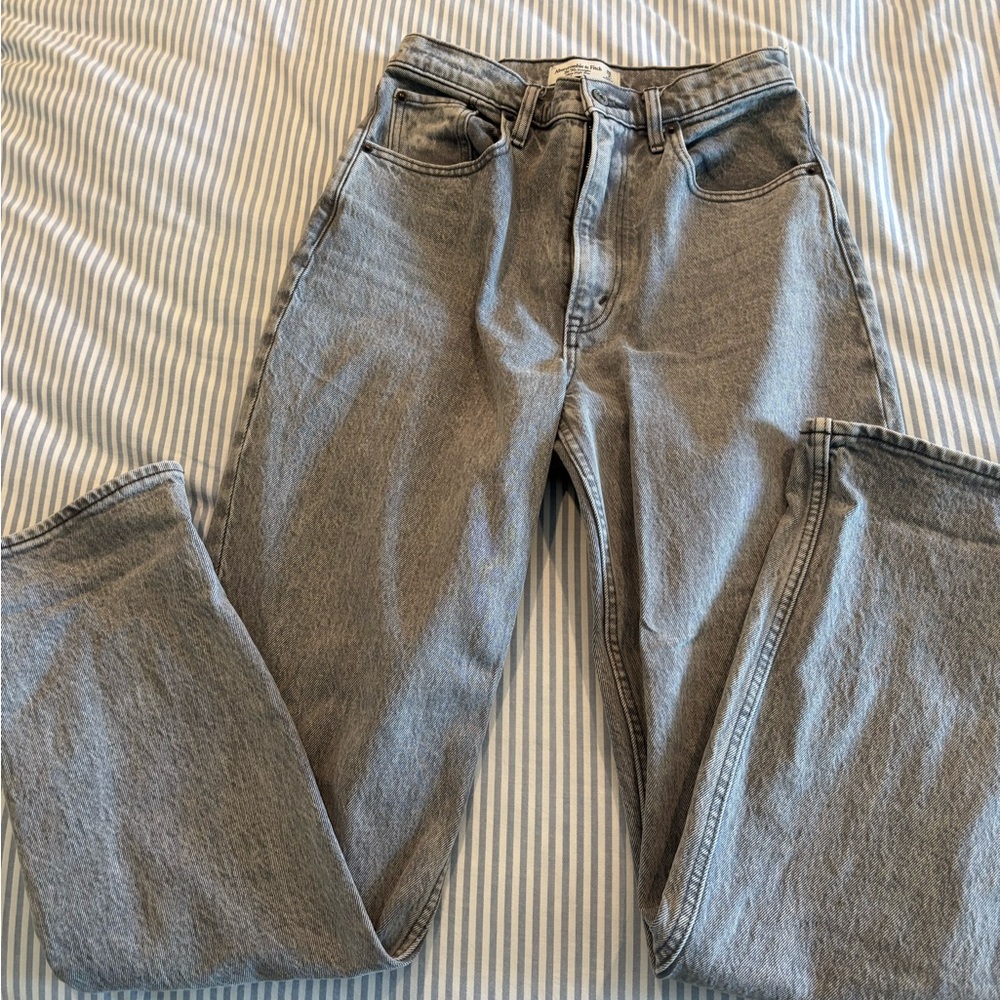 Abercrombie & Fitch Light Gray Women’s Jeans